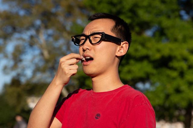 卡內(nèi)基梅隆大學(xué)展示FitByte飲食記錄智能眼鏡系統(tǒng)-肽度TIMEDOO
