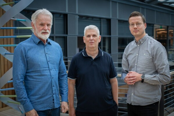 Kari Stefansson, Patrick Sulem and Brynjar ?rn Jensson scientists at deCODE genetics and authors on the paper 每25人中就有1人攜帶與壽命縮短相關(guān)的基因型-肽度TIMEDOO